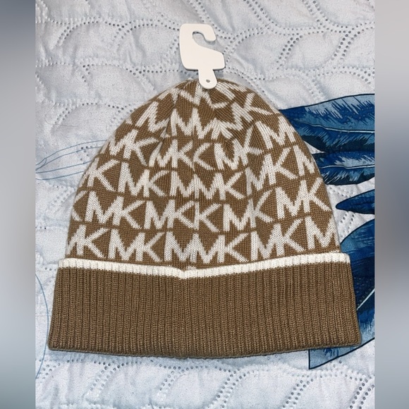 Michael Kors Beanie - Picture 2 of 4